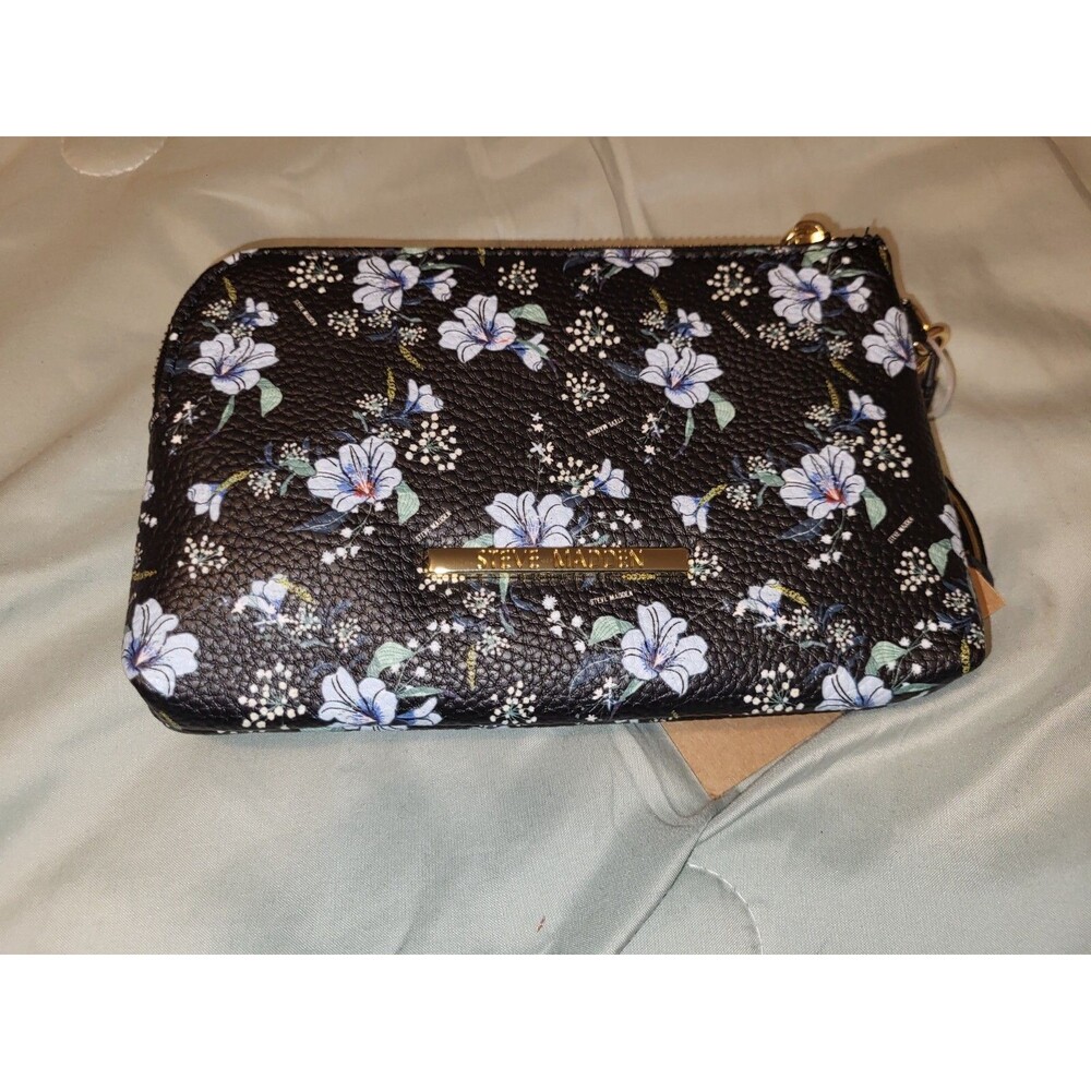 Steve Madden Womens Btrell Wristlet Blue Floral Print Wallet